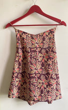 Load image into Gallery viewer, FLORAL CRISSCROSS NOODLE STRAP TOP