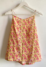 Load image into Gallery viewer, FLORAL CRISSCROSS NOODLE STRAP TOP