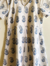 Load image into Gallery viewer, PAISLY SHIFT DRESS
