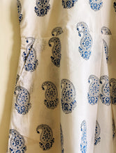 Load image into Gallery viewer, PAISLY SHIFT DRESS