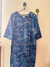 Load image into Gallery viewer, blue printed cotton long kurti