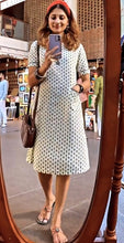 Load image into Gallery viewer, COTTON SHIFT DRESS