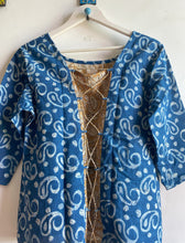 Load image into Gallery viewer, INDIGO PATCH TOP