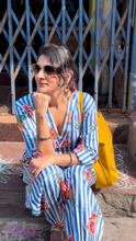 Load image into Gallery viewer, Stripe Wali Salwar Kameez