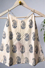 Load image into Gallery viewer, Paisley criss cros top