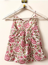 Load image into Gallery viewer, Pink floral criss cross top