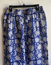 Load image into Gallery viewer, FLORAL COTTON PANTS