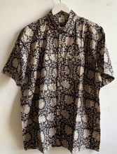 Load image into Gallery viewer, MEN'S FLORAL SHIRT