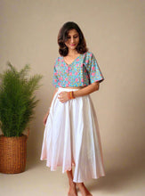 Load image into Gallery viewer, COTTON CROP TOPS