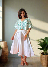 Load image into Gallery viewer, COTTON CROP TOPS