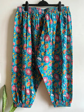 Load image into Gallery viewer, FLORAL HAREM PANTS