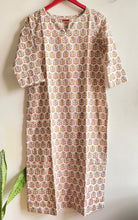 Load image into Gallery viewer, PRINTED COTTON KURTI