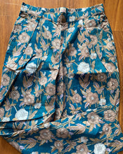 Load image into Gallery viewer, FLORAL FITTED PANTS