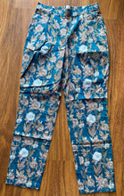 Load image into Gallery viewer, FLORAL FITTED PANTS