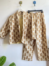 Load image into Gallery viewer, TIGER PRINTED JACKET / PANT COMBO