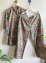 Load image into Gallery viewer, GREY FLORAL COTTON SLEEP WEAR