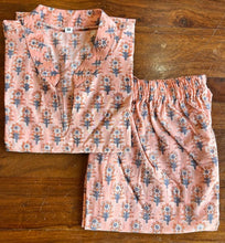 Load image into Gallery viewer, PEACH PRINTED COTTON SLEP WEAR