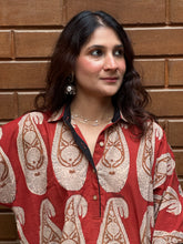 Load image into Gallery viewer, Laal Paisley Oversized Kurta
