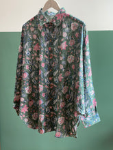 Load image into Gallery viewer, Oversized printed cotton shirt
