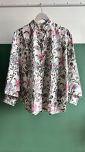 Load image into Gallery viewer, Oversized raglan shirt
