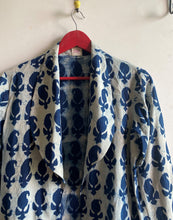 Load image into Gallery viewer, PAISLEY SHAWL JACKET
